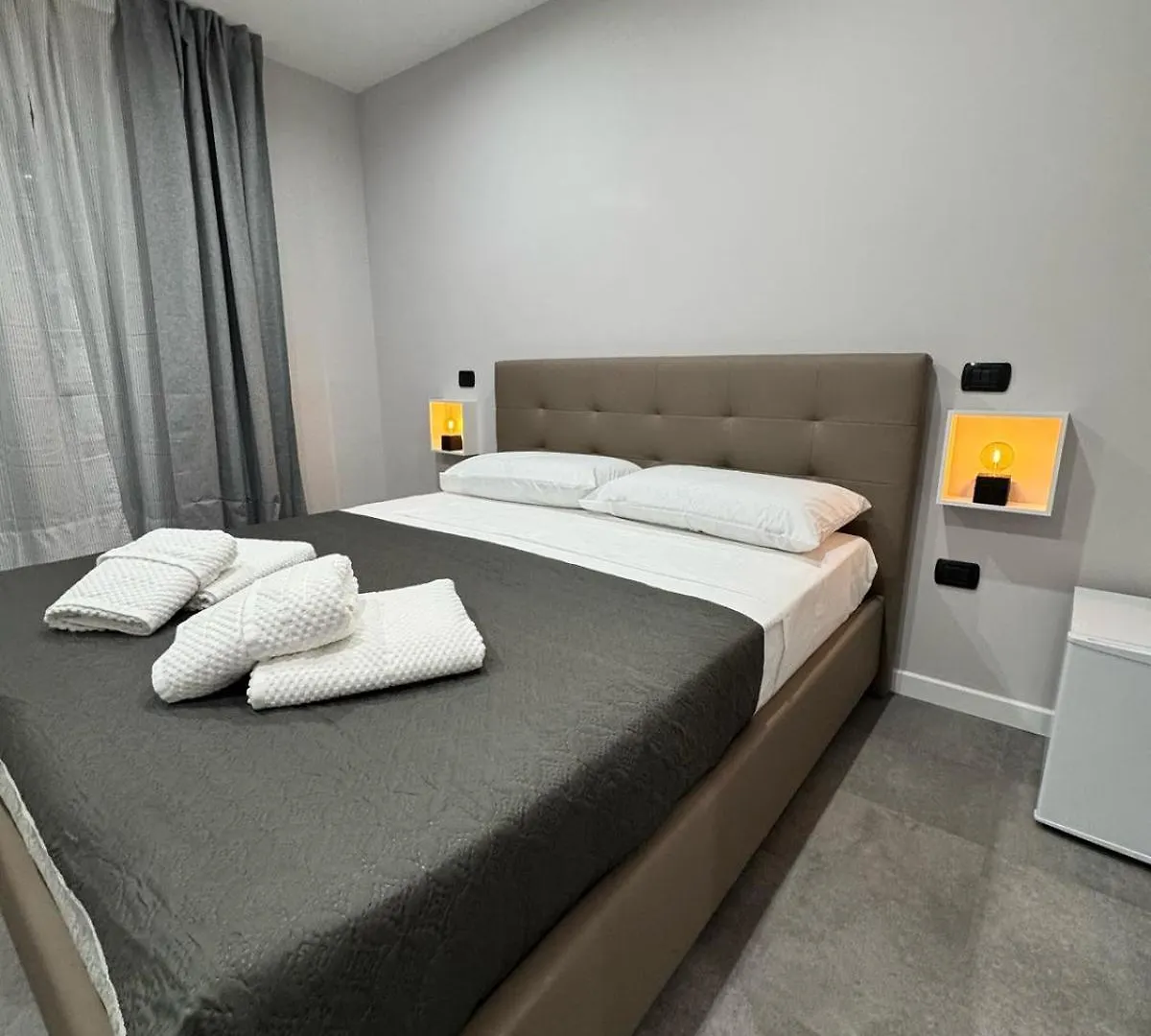 Guest house Atestar Rooms Napoli Italy