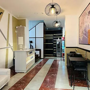  Hostel Hello